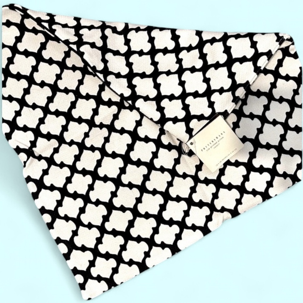 New Set of 2 Cotton Pottery Barn Trellis Throw Pillow Covers - Picture 4 of 11